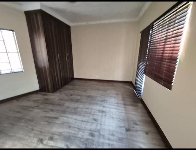 4 BEDROOM HOUSE FOR SALE IN VANDERBIJLPARK SW 5